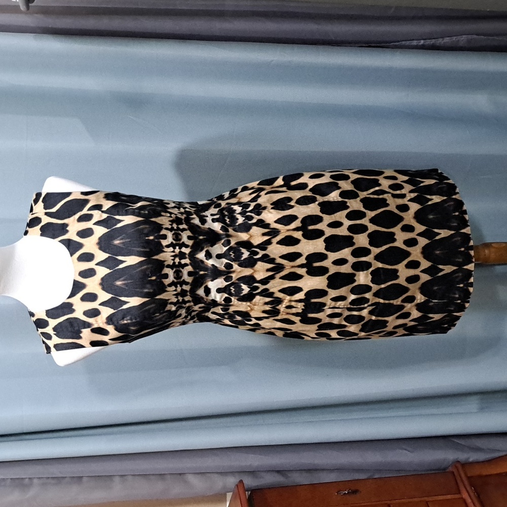 Calvin Klein Animal print Dress Size 6 Sleeveless